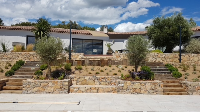 Natura Paysages Jardin Sur Mesure Lorgues Talus 3